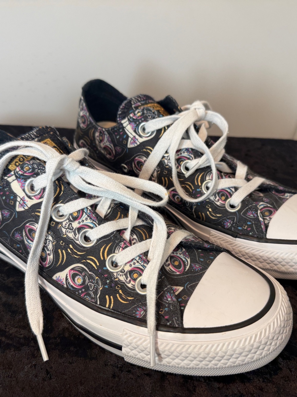 Low-Top Converse Sneakers in Black with Colorful Cat Sugar Skull Print